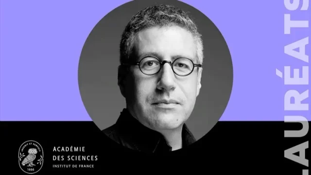 Gilles DOWEK nous a quittés le 21 juillet 2025. Il était un informaticien brillant, qui avait reçu en 2007 le Grand prix de philosophie de l'Académie française pour le livre "Les Métamorphoses du calcul. Une étonnante histoire de mathématiques", le Grand prix Inria - Académie des sciences en 2023 et la Médaille Histoire des Sciences et Épistémologie de l'Académie des sciences en 2024.

Le 3 décembre 2023, nous avons enregistré un podcast 

https://www.canalacademies.com/emissions/petites-histoires-de-science/pascal-scientifique-aussi/aux-origines-des-machines-a-calculer-la-pascaline

sur l’histoire de la machine à calculer de Pascal. Je lui avais fait écouter le FLOPPOTRON de Pawel Aadrozniak : un. « instrument de musique » qui utilise tous les anciens appareils informatiques, disques durs, imprimantes et autres.

Noua avons bien rigolé.